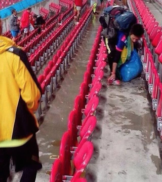 Illustration for article titled Japanese Fans Cleaned Up After Themselves